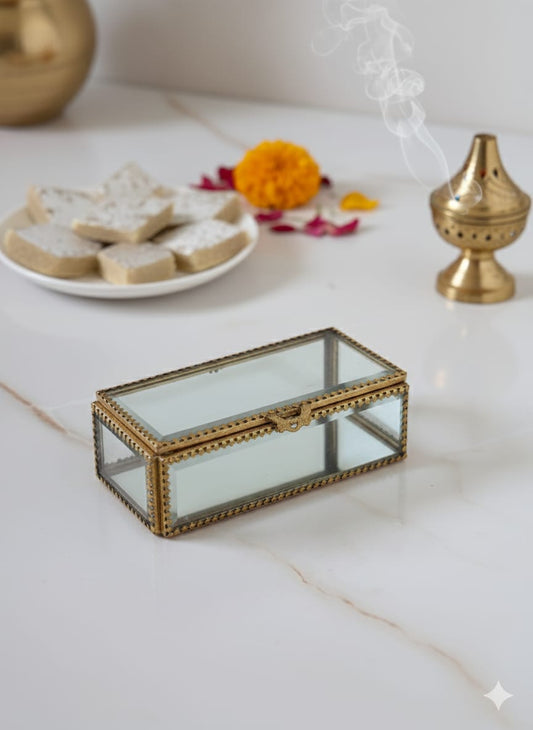 Vintage Multipurpose Glass Box – Elegant Storage & Décor