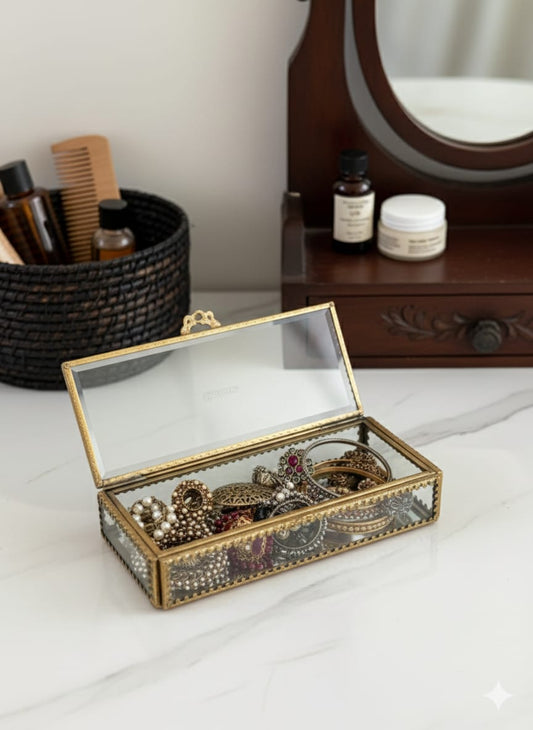 Vintage Multipurpose Glass Box – Elegant Storage & Décor